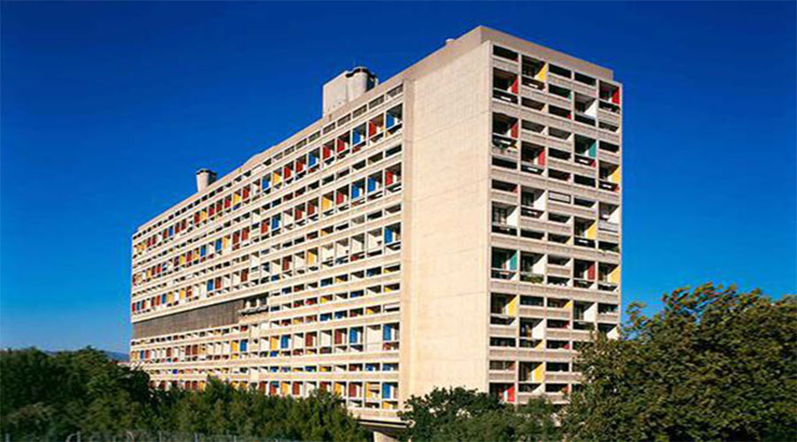 为主题通过对亲身居住的建筑大师勒 • 柯布西耶设计的马赛公寓为